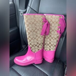Coach Women's Vibrant Pink and Tan Patterned rain Boots